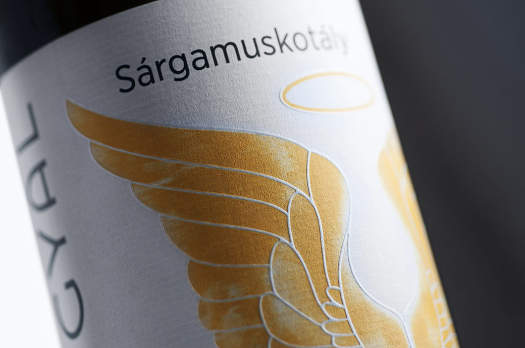 Graphasel Design Studio - Angel bottle labels - Branding Print Graphasel Design Studio - Angel bottle labels - Branding Print