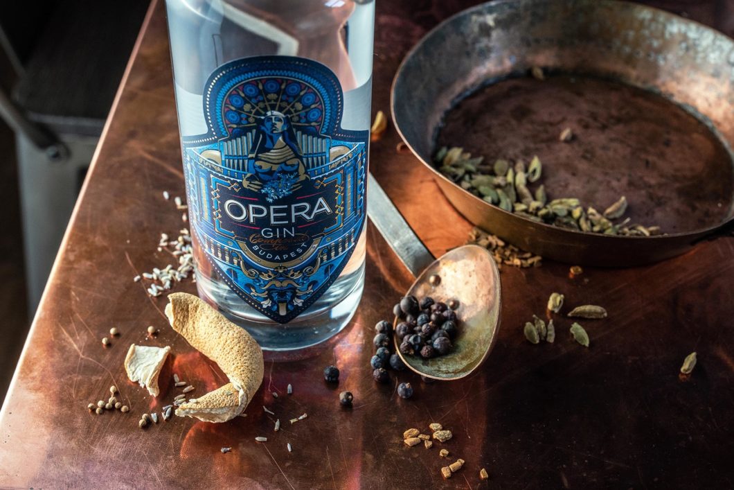 Graphasel Design Studio - OPERA GIN - Branding Packaging Graphasel Design Studio - OPERA GIN - Branding Packaging